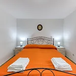 Pilella Appartement *