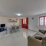 Pilella 아파트 *